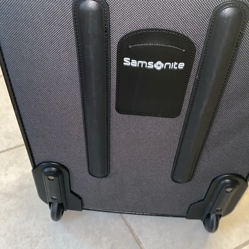 Samsonite Grey Softshell Rolling Upright Suitcase Telescoping Handle Luggage